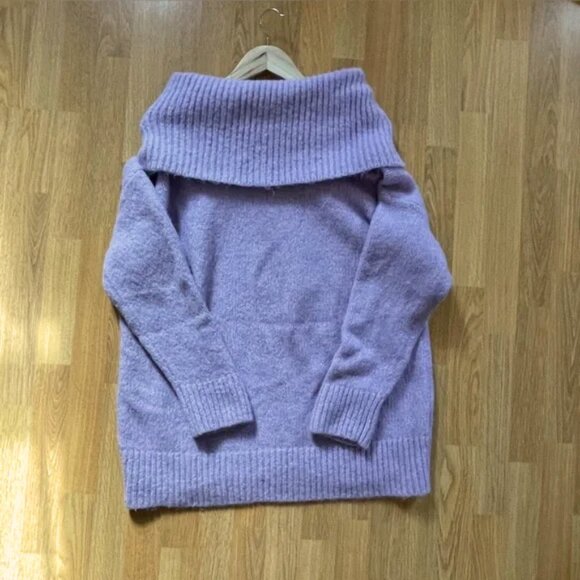 Banana Republic
Oversized Cowl-Neck
Tunic Sweater Lilac
51% Alpaca blend Sz XL - Picture 12 of 12